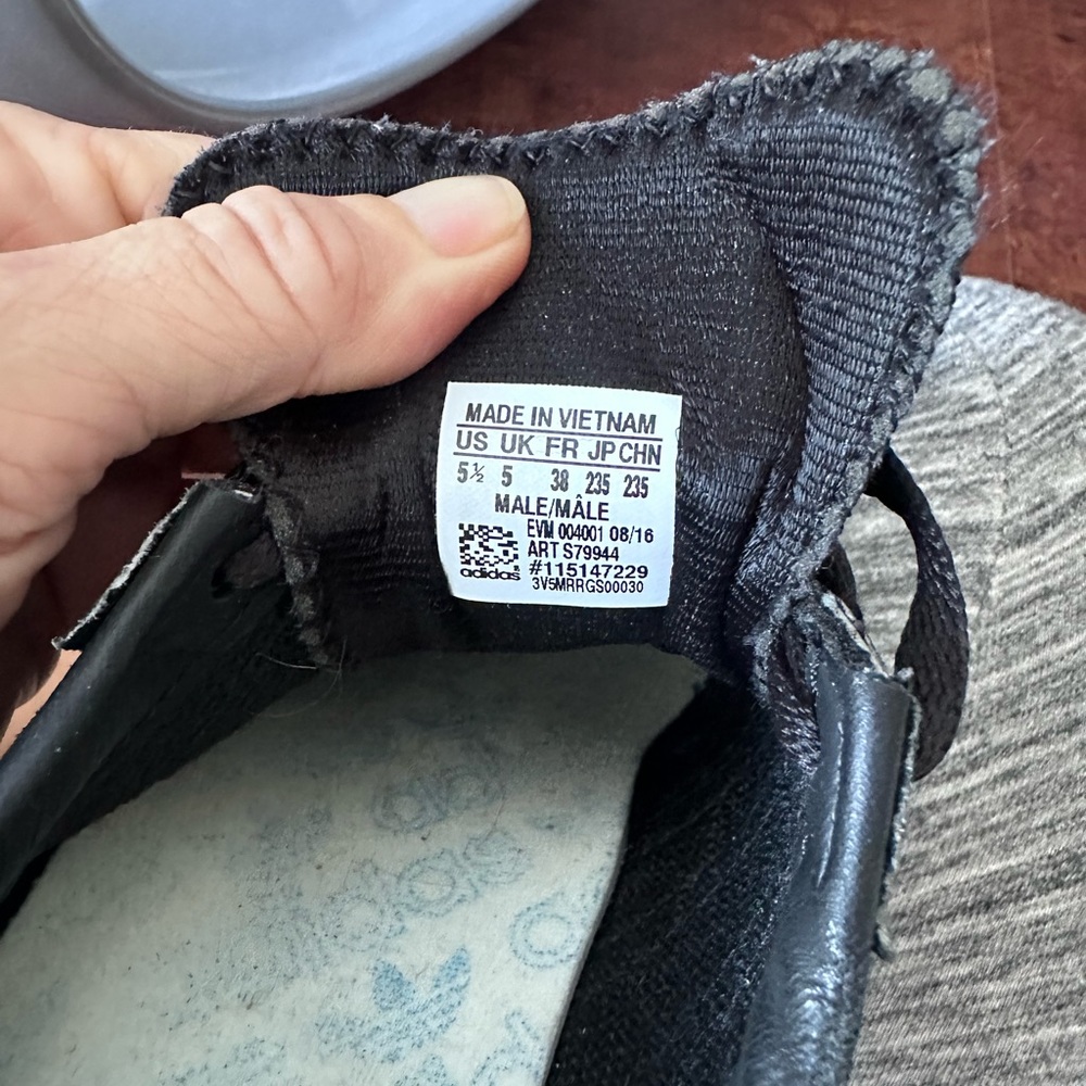 - Adidas suede leather sneakers - Picture 5 of 7